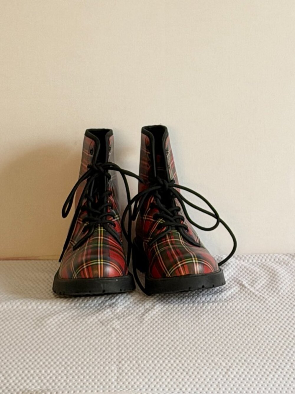 Unisex Red Tartan Plaid Lace-Up Combat Boots Sizes M5/W7 - Picture 9 of 10
